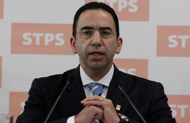 El Gobierno reconoce triunfo de Martín Esparza