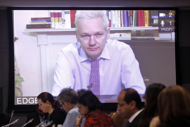 “El tiempo de las palabras se agotó, ahora es tiempo para la acción”: Assange a Obama