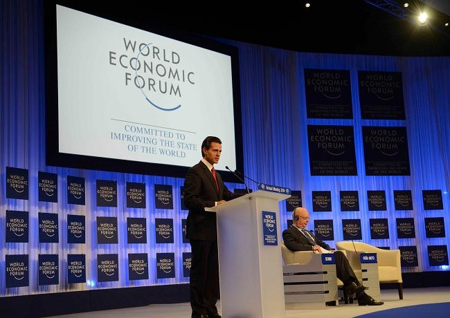 En Davos, Peña anuncia inversión de 7 mmdd en México