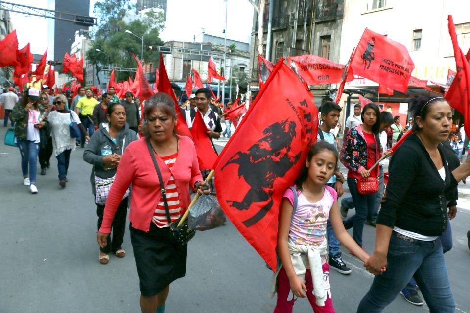 Caravana por Nochixtlán se suma a protesta de la CNTE en la CDMX y exige apoyo para víctimas