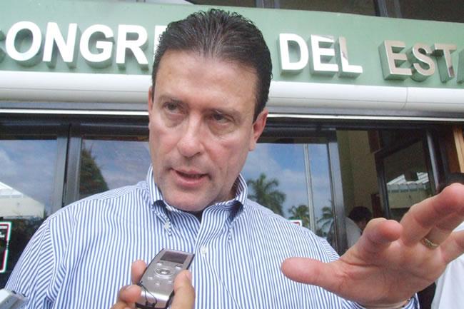 Denuncian a Alor por intimidación <br>contra <i>Luces del Siglo</i>
