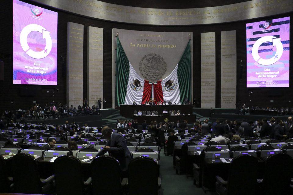 Confrontación entre oposición y el PRI por el fiscal General altera entrega del V Informe