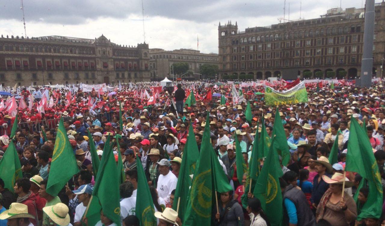 Marcha de campesinos llega al Zócalo; planean instalar plantón en Gobernación