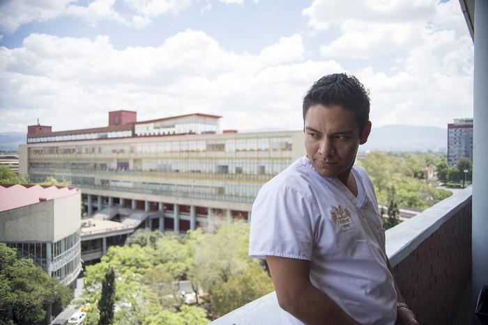 Jóvenes deportados preparan libro sobre retorno a México