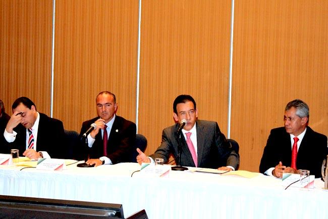 El PRI integra a Consejo Político que elegirá a candidato para 2012