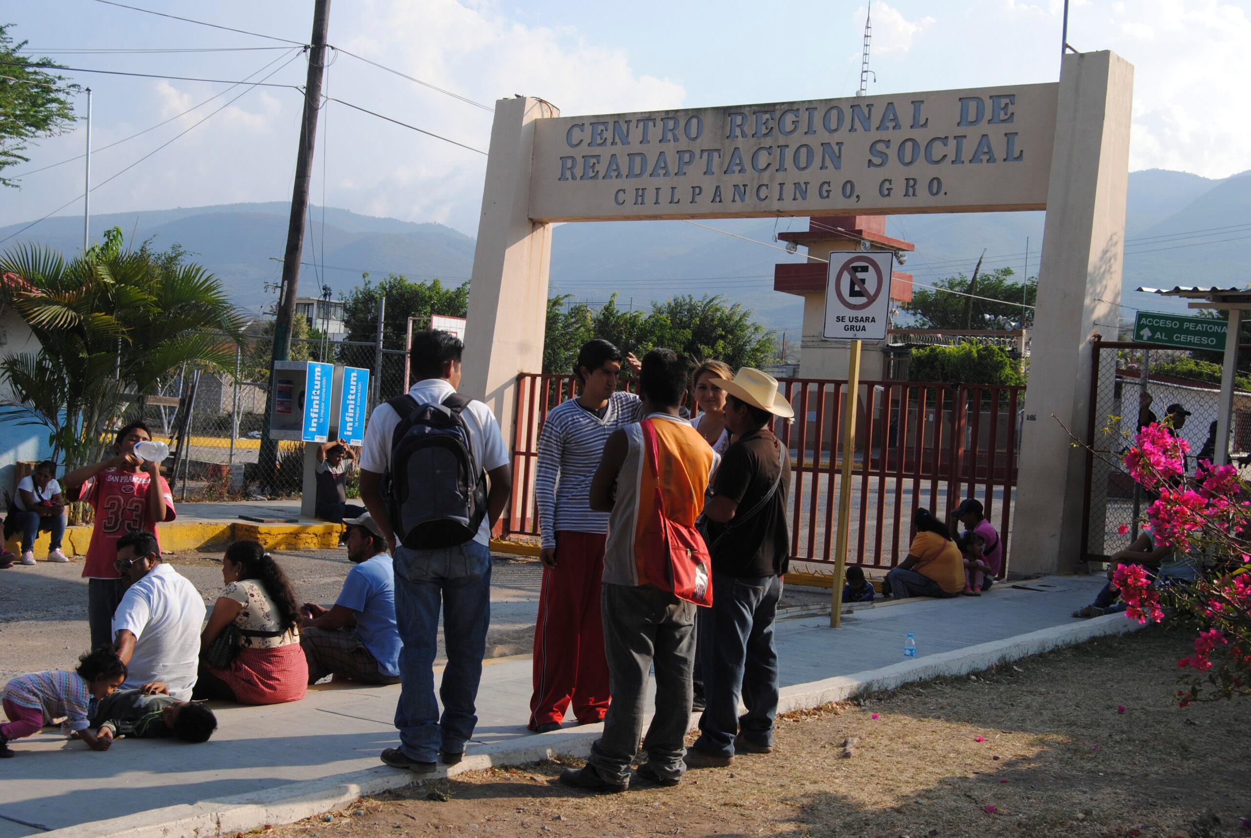 Asesinan a dos personas en la entrada del penal de Chilpancingo, Guerrero