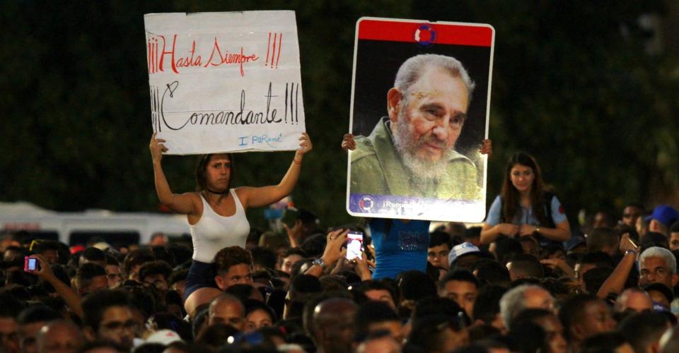 Líderes extranjeros y miles de cubanos rinden homenaje a Fidel Castro en Cuba