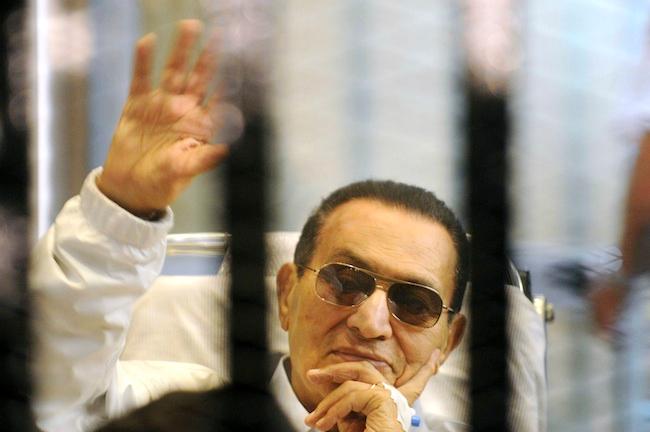 Liberan a Hosni Mubarak; continuará en arresto domiciliario