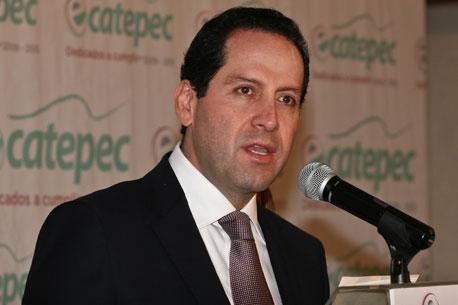 Eruviel Ávila se registra como candidato del PRI al Edomex