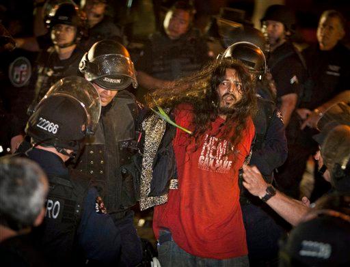 Desalojan campamento Ocupa en Los Ángeles y Filadelfia