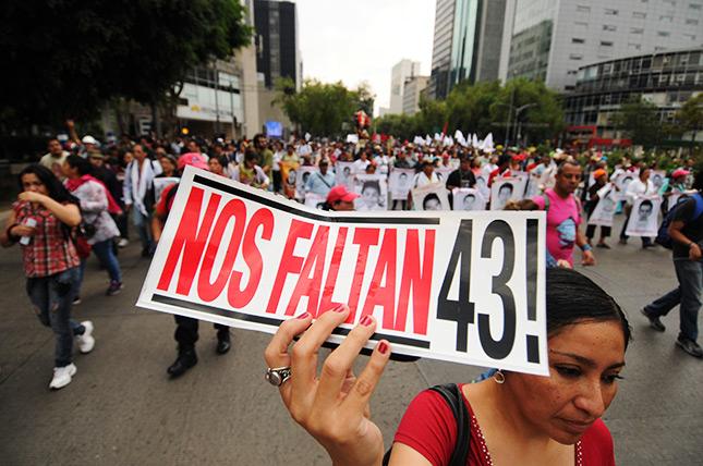 Expediente Ayotzinapa: PGR tardó 5 meses en pedir ficha roja contra el jefe prófugo de Policía de Iguala