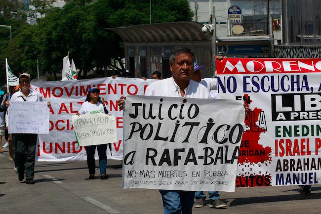 Dos adolescentes piden justicia en Puebla por el niño José Luis Tehuatlie