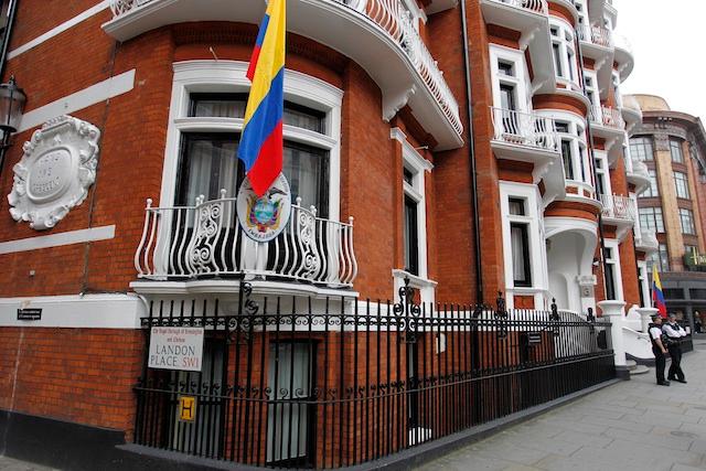 Pese a decisión de tribunal sueco, Ecuador protegerá a Assange