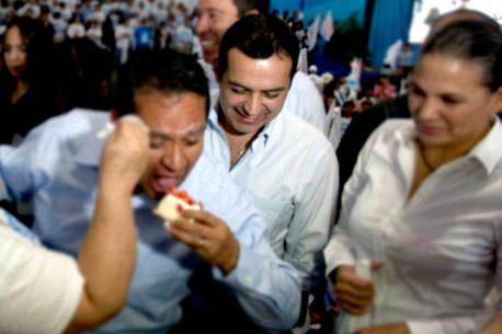 Cordero quiere el voto de La Maestra