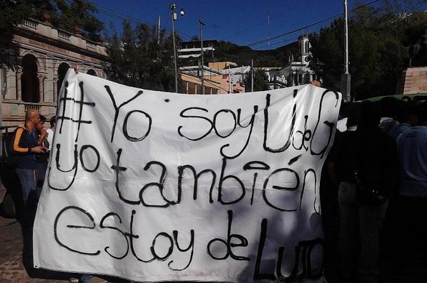 Alumnos de la UdeG marchan a Guanajuato: exigen justicia por la muerte de su compañero en el Cervantino