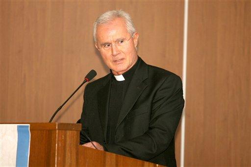 Renuncia director del banco Vaticano tras escándalo por lavado de dinero