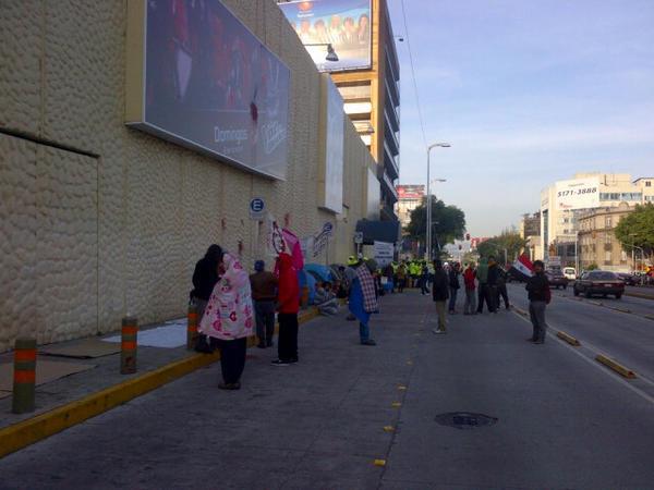 “Tomamos las calles por derecho y dignidad”: #Yosoy132 en acampada frente a Televisa