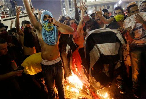 Atacan alcaldía de Sao Paulo en sexta jornada de protestas en Brasil