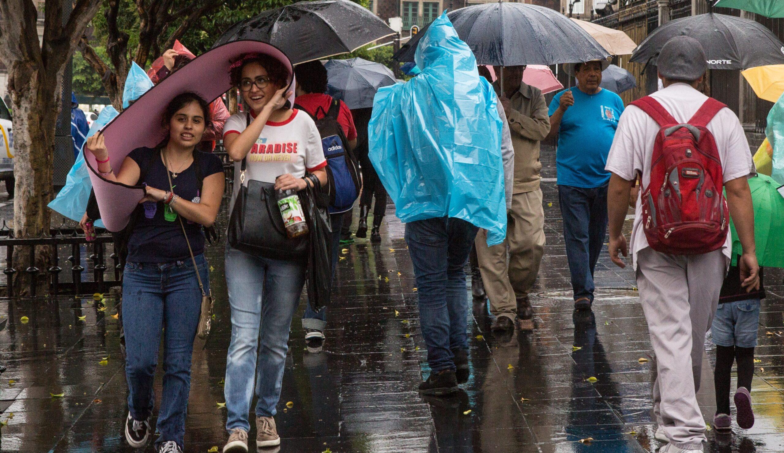 Lluvias afectarán a 17 estados; se suspenden clases en municipios de Michoacán y BCS