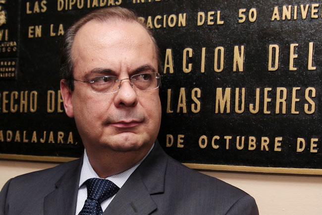 Aprueban investigar <br> a auditor de Jalisco