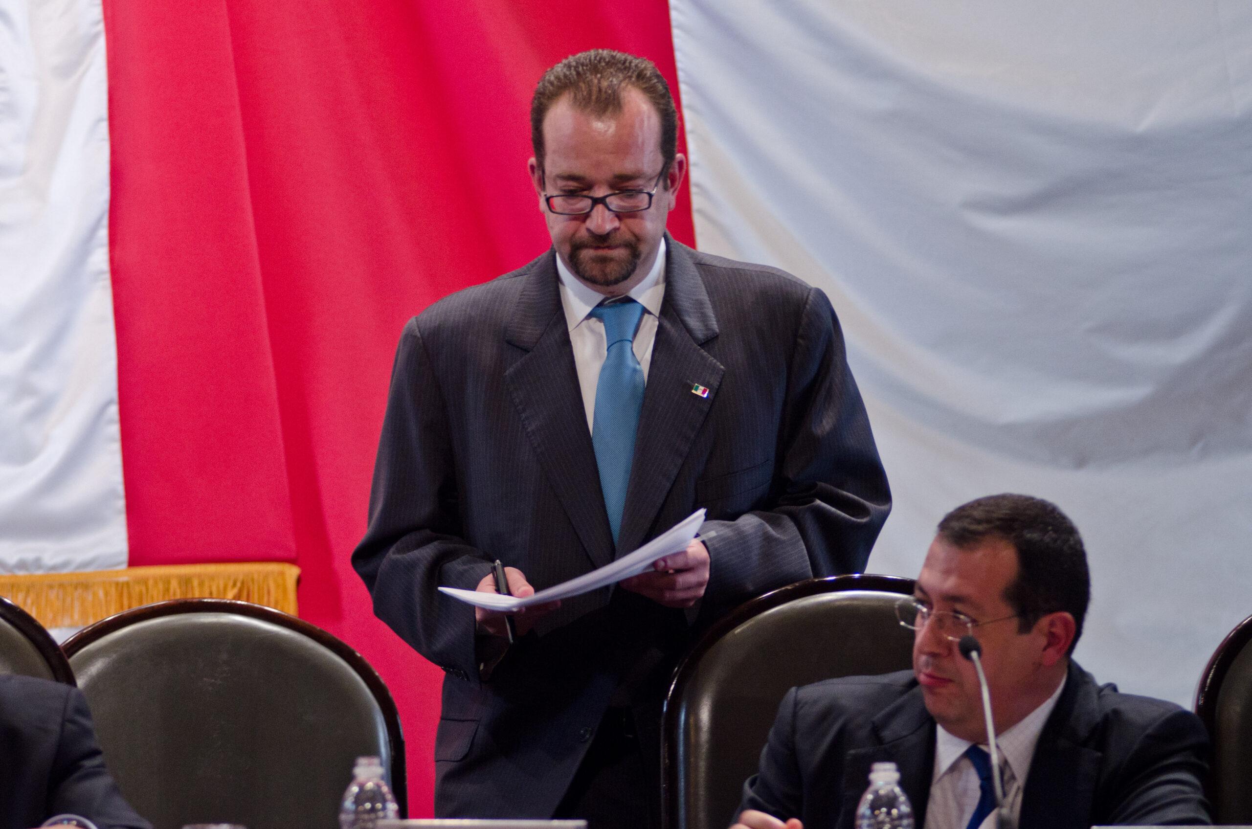 Suspenden comparecencia de De Swaan ante diputados