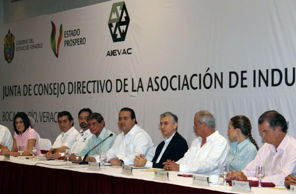 Javier Duarte “regaña” a periodistas