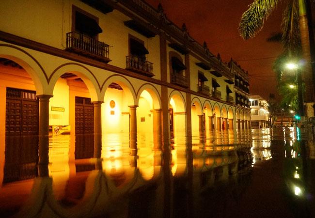 Tormenta “Fernand” provoca inundaciones y suspensión de clases en Veracruz