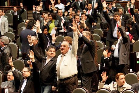 En 9 de 13 años el PEF se aprobó <br>con apoyo de PRI, PAN y PRD