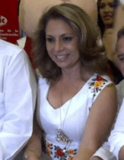 Alcaldesa de Mérida se peinaba y maquillaba con dinero público