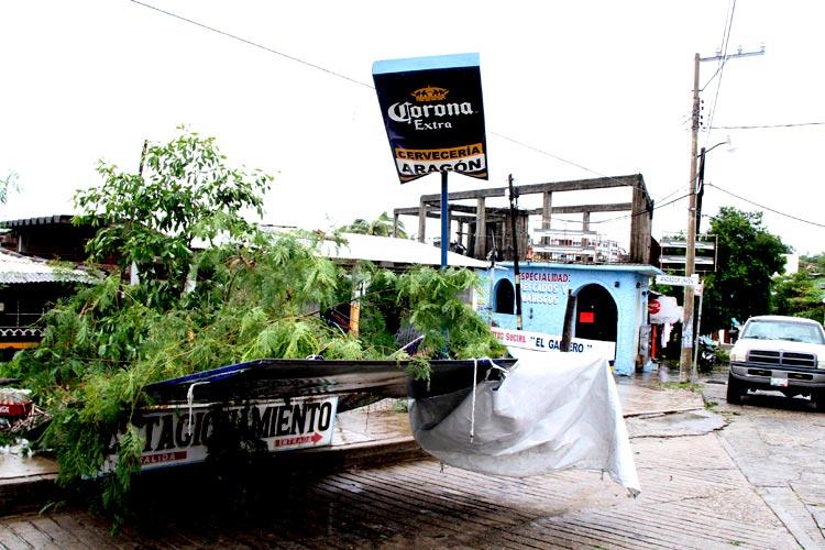 Segob declara emergencia en 73 municipios tras paso de Carlotta