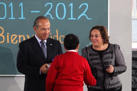La evaluación a los maestros es “irreversible”: Calderón