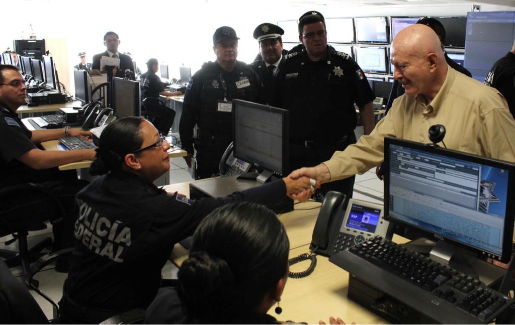 Mondragón ofrece apoyo federal para combatir la delincuencia en el DF