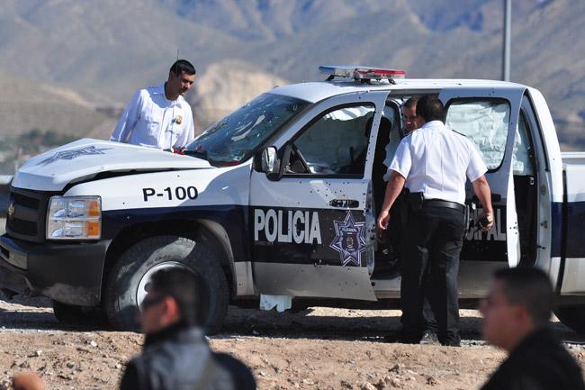 Emboscada en Michoacán deja dos policías muertos