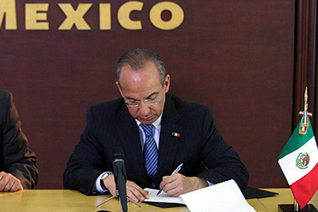 México está mejor que hace 11 años, dice Calderón; el foco rojo, en el medio ambiente