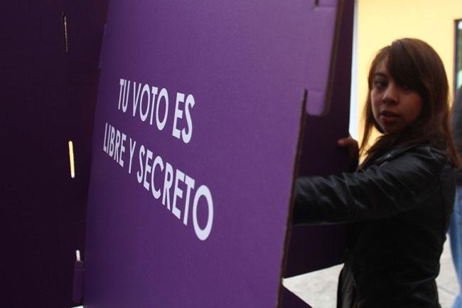 Empieza IFE sesión para instalar cómputo en los 300 Distritos del país