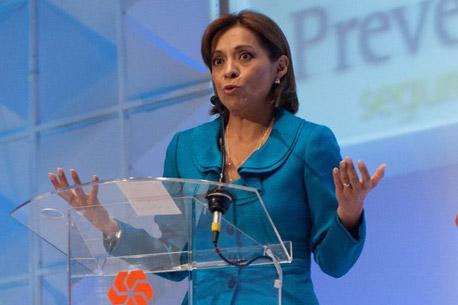 Hermana de Vázquez Mota renuncia a PGR tras acusaciones de “violar la ley”