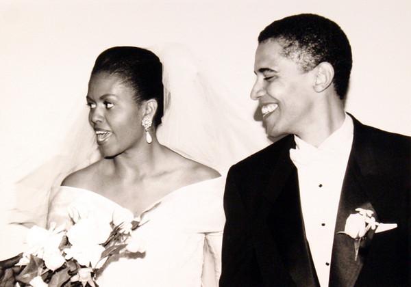 A horas del debate, Obama se pone romántico y rompe el silencio