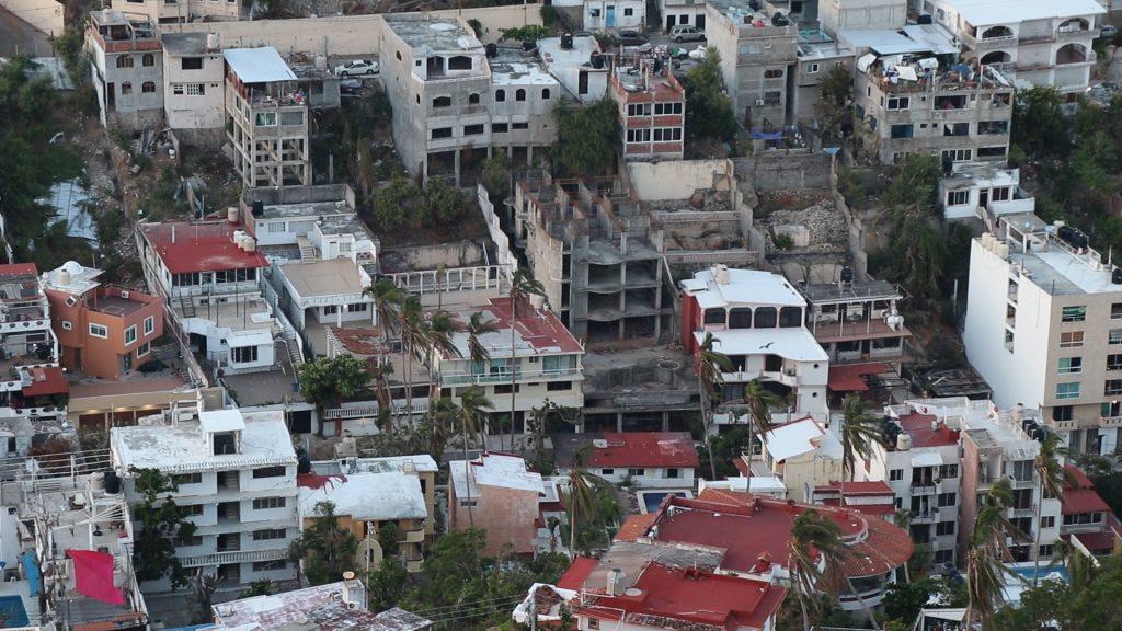 Dejar atrás a Otis: Acapulco y su lento camino a la reconstrucción