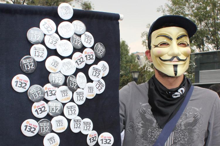 #YoSoy132 acusa imposición y obliga a desalojo en el PRI