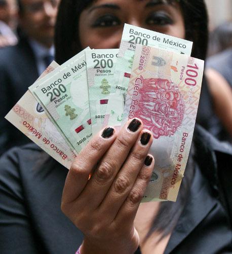 El gobierno federal promete recortar la burocracia pero reduce menos de 1% el presupuesto para salarios