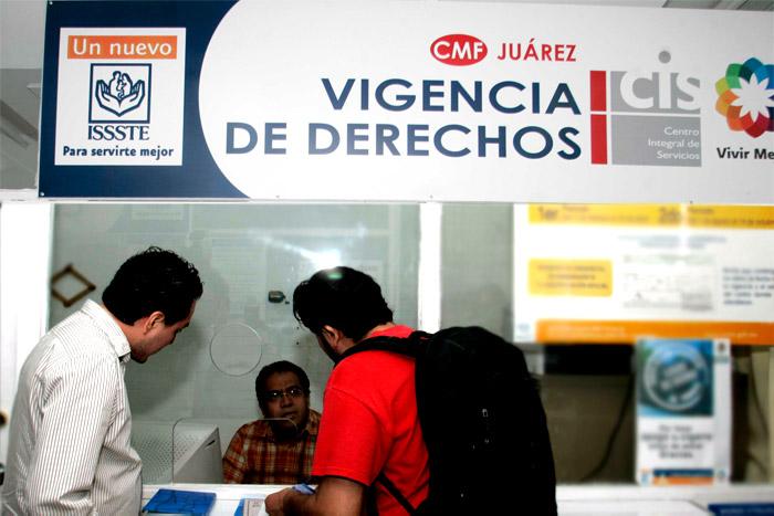 El ISSSTE no quiere <i>saber nada</i> <br>de parejas gay