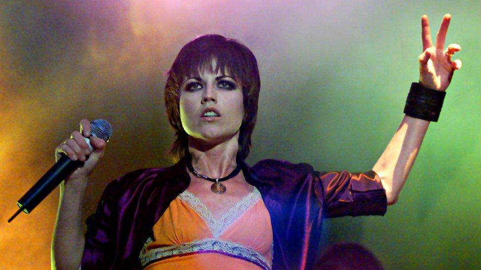 Abuso sexual y desorden bipolar: los demonios que acompañaron la difícil vida de Dolores O’Riordan