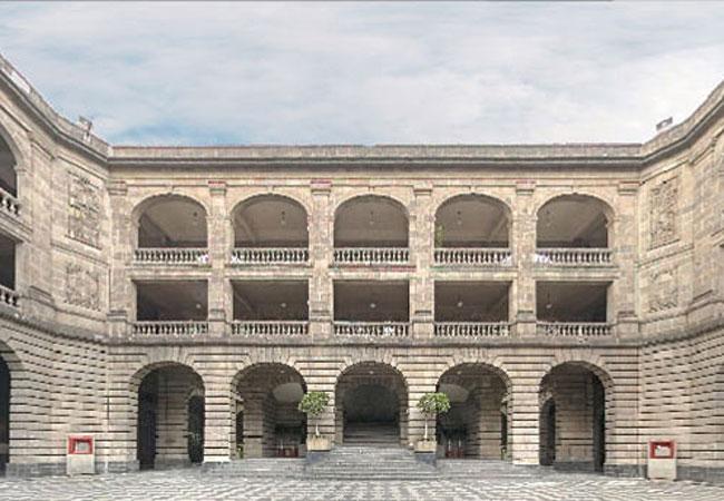 Detectan errores ortográficos en el edificio de la SEP