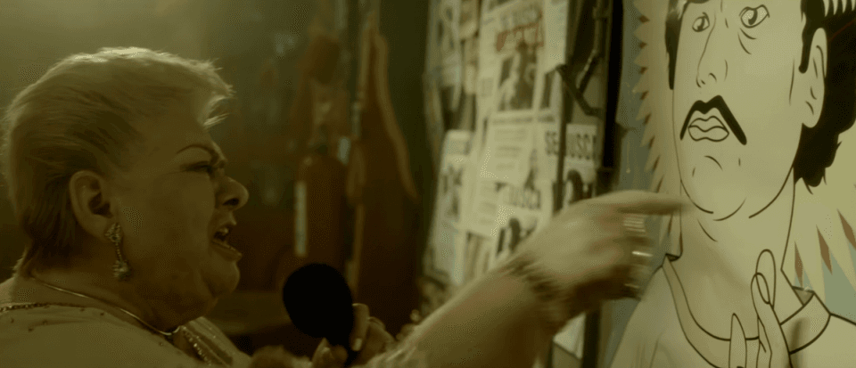 Rata inmunda, animal rastrero, escoria de la vida, le canta Paquita la del Barrio a Pablo Escobar