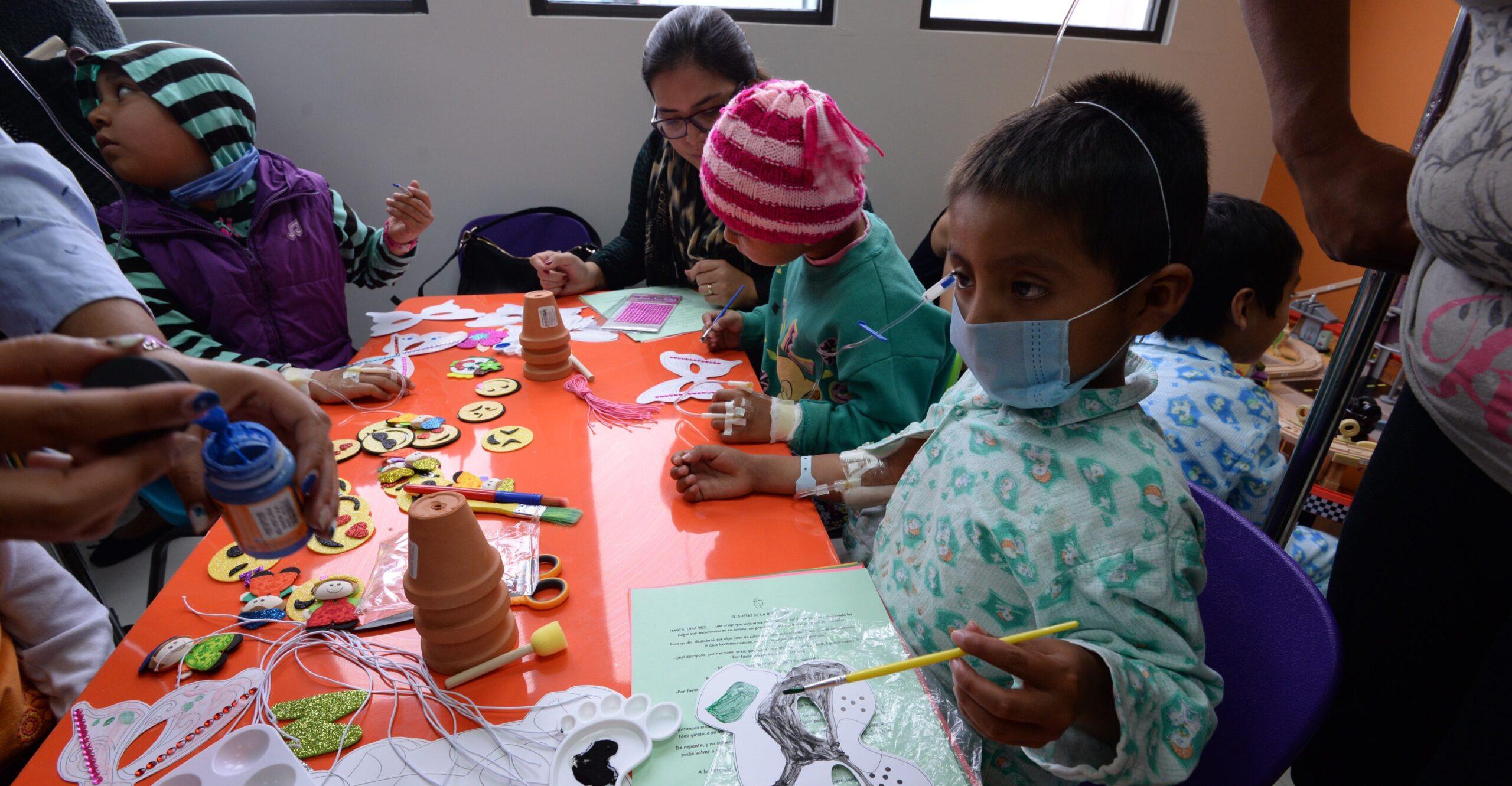 Padres de niños con cáncer denuncian falta de medicina en Veracruz; Salud culpa a proveedores
