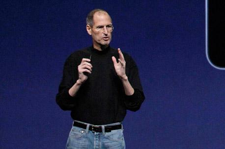 Reaparece Steve Jobs en la presentación de la iPad 2