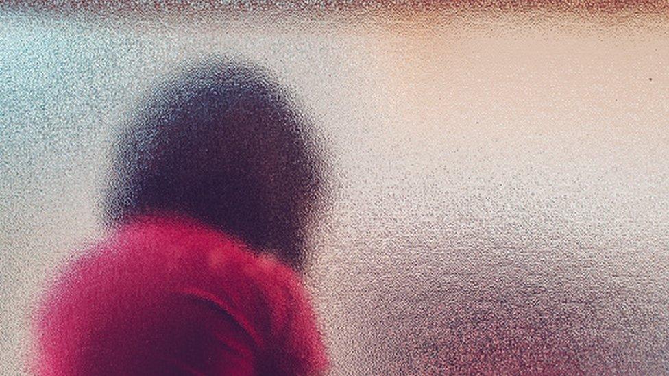 “Pensé que mi padre era el enemigo”: qué es la alienación parental que puede surgir tras un divorcio y cómo afecta a los hijos