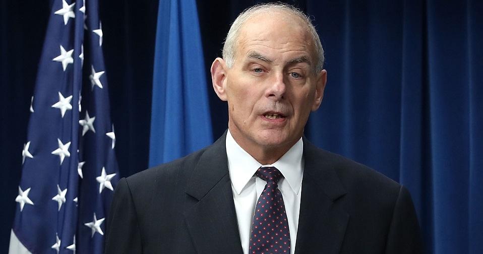 Hijos de inmigrantes indocumentados serían separados de sus padres, al entrar a EU: Kelly