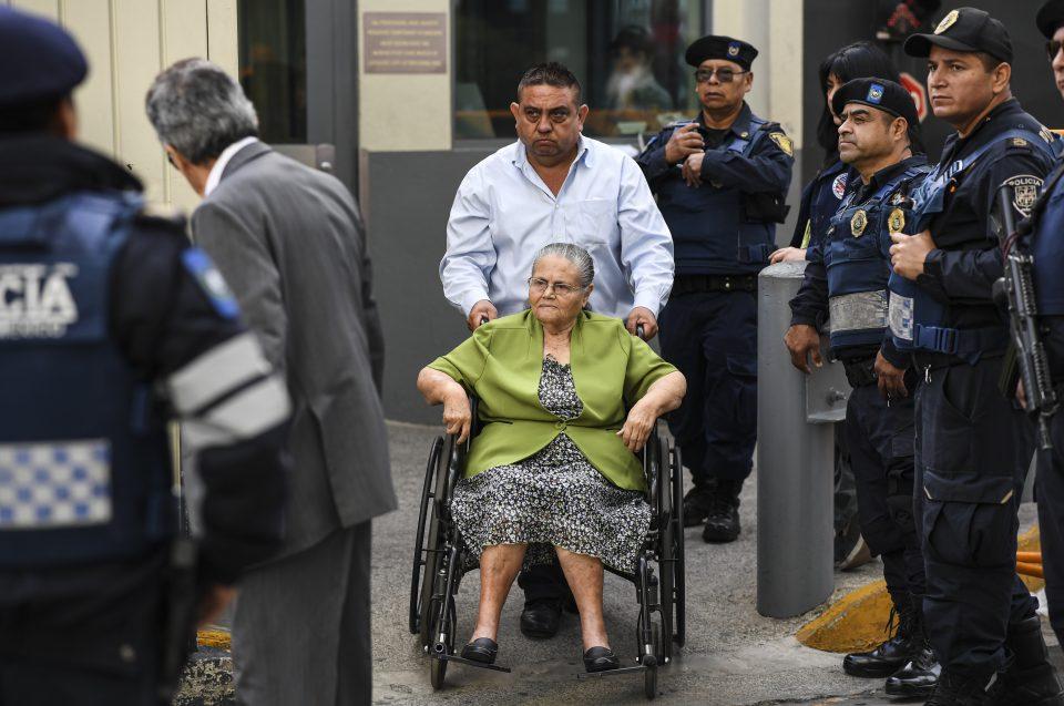 Mamá del ‘Chapo’ Guzmán obtiene visa humanitaria para visitar a su hijo en EU