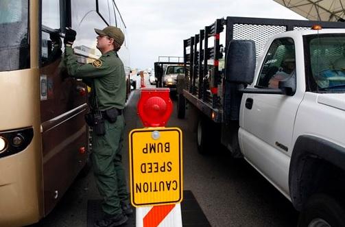 Patrulla Fronteriza sobre niños con armas: “sólo les mostramos cómo hacer frente a situaciones violentas”